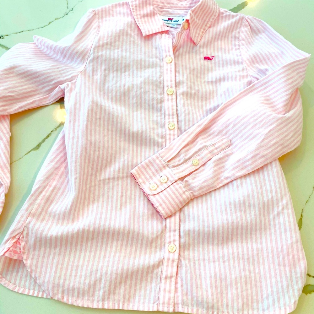 Vineyard Vines button down shirt